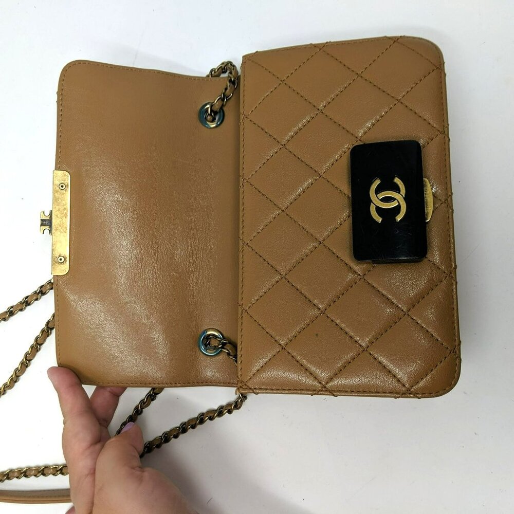 Chanel Flap Bag Tan Beauty Lock Chain Strap Shoulder Quilted Crossbody - Picture 8 of 16